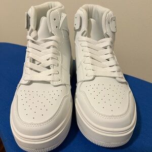 PrettyLittleThing High Top White Sneakers